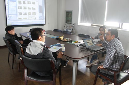 惠合工程師與大連冰淇淋生產(chǎn)線洽談現(xiàn)場(chǎng)1